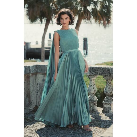 Mac Duggal Green Sleeveless Cape Back Pleated Gown, Sz 12, Sage, NWT